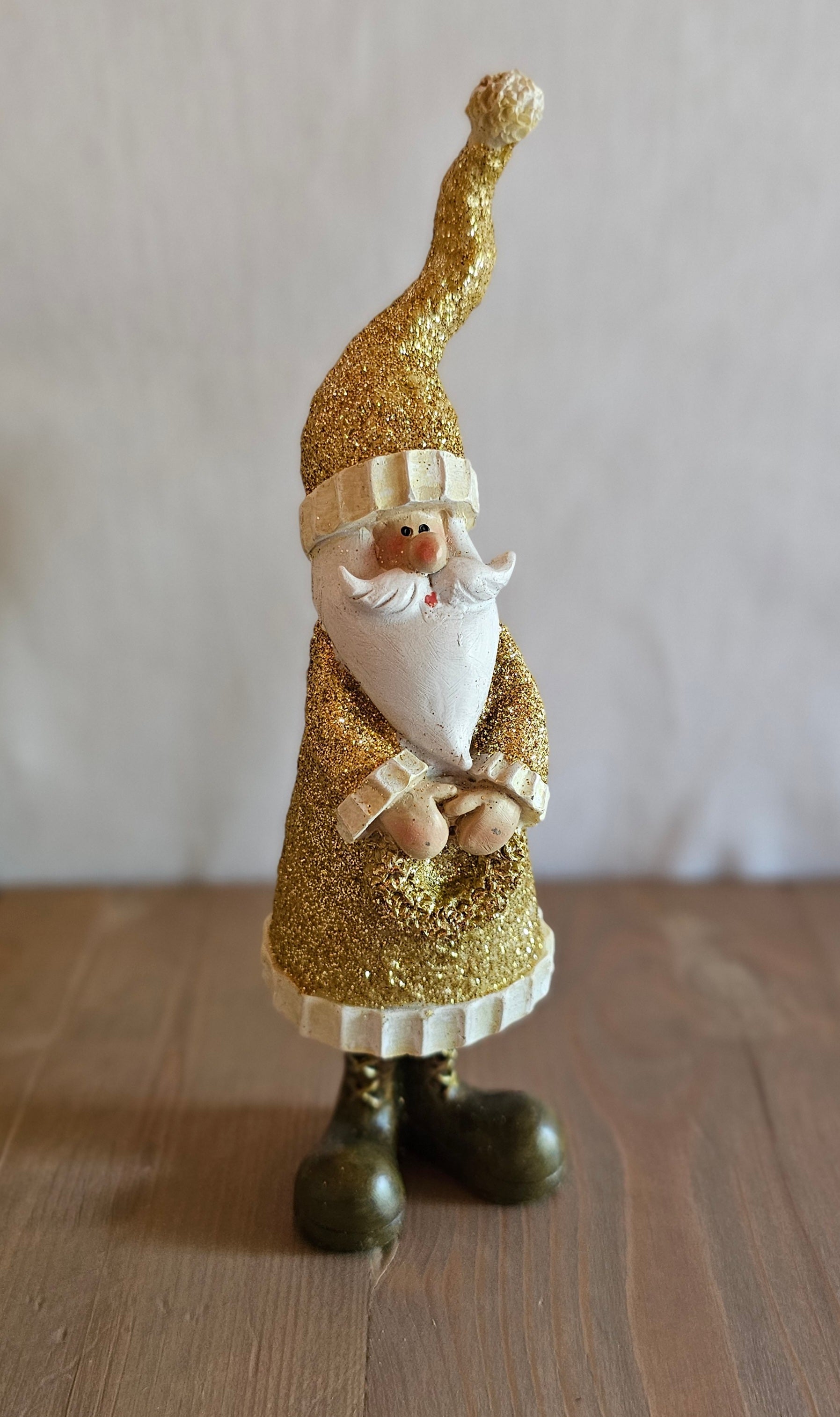 Nikolaus / Weihnachtsmann aus Polyresin / Figur / Aufsteller – gold – Höhe 19 cm