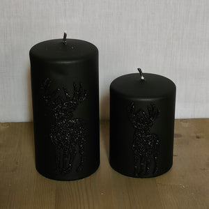 Set Stumpenkerzen mit Rentierdesign / Kerzen – schwarz – Höhe 10 cm + Höhe 14 cm – Ø 7 cm