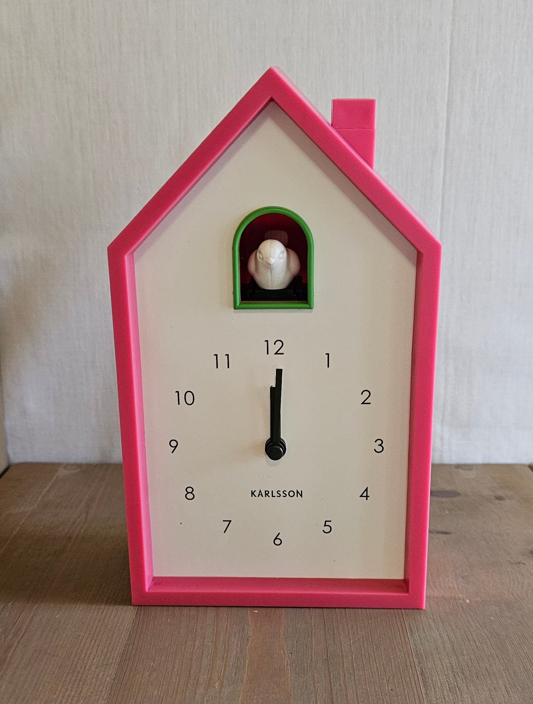 Moderne Kuckucksuhr / Wanduhr / Uhr / Wecker – pink – Höhe 20 cm, Breite 12 cm, Tiefe 6 cm