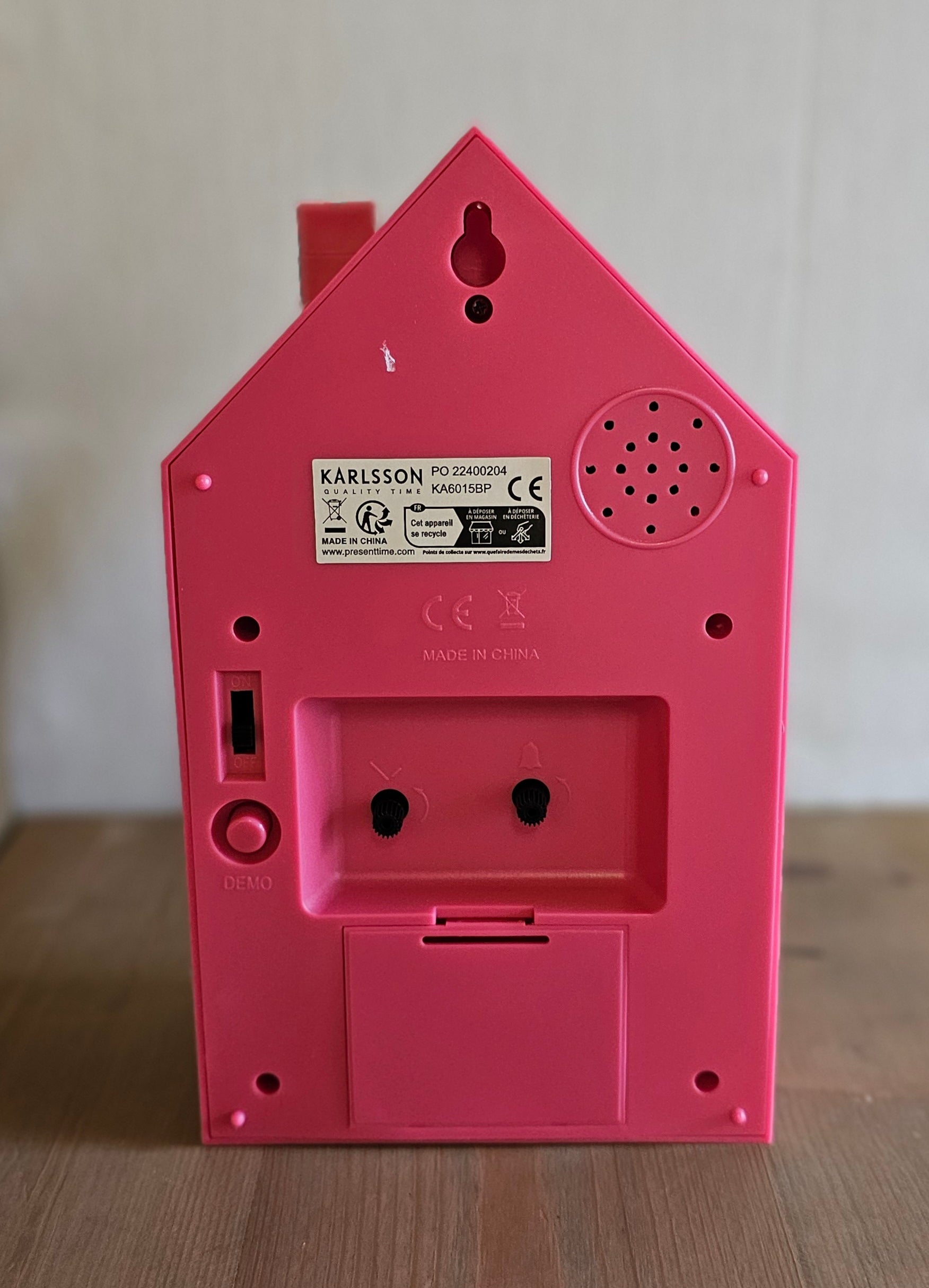 Moderne Kuckucksuhr / Wanduhr / Uhr / Wecker – pink – Höhe 20 cm, Breite 12 cm, Tiefe 6 cm