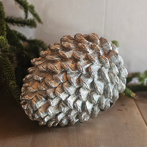 Eichel Polyresin / Dekofigur / Dekoration / Weihnachten – silber – Länge 23 cm