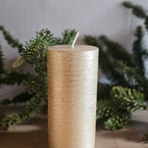 Wiedemann Stumpenkerzen Set (4 Stück) / Dekokerzen / Kerzen – gold – Höhe 12 cm, Ø 5,8 cm – Ausstellungsstücke, daher rabattiert