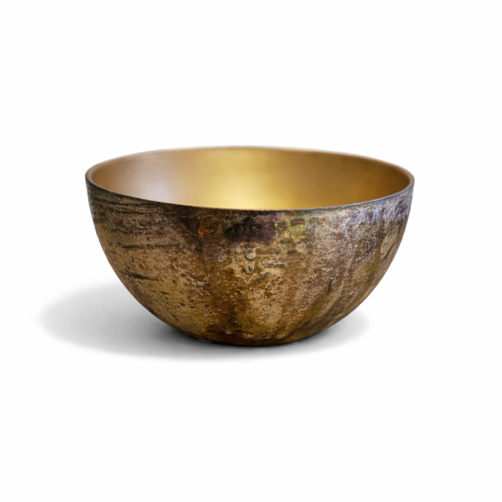 Kerzenhalter Schale „Bola“ aus Metall – runder Kerzenständer für Stabkerzen in Gold, Ø 11,5 cm