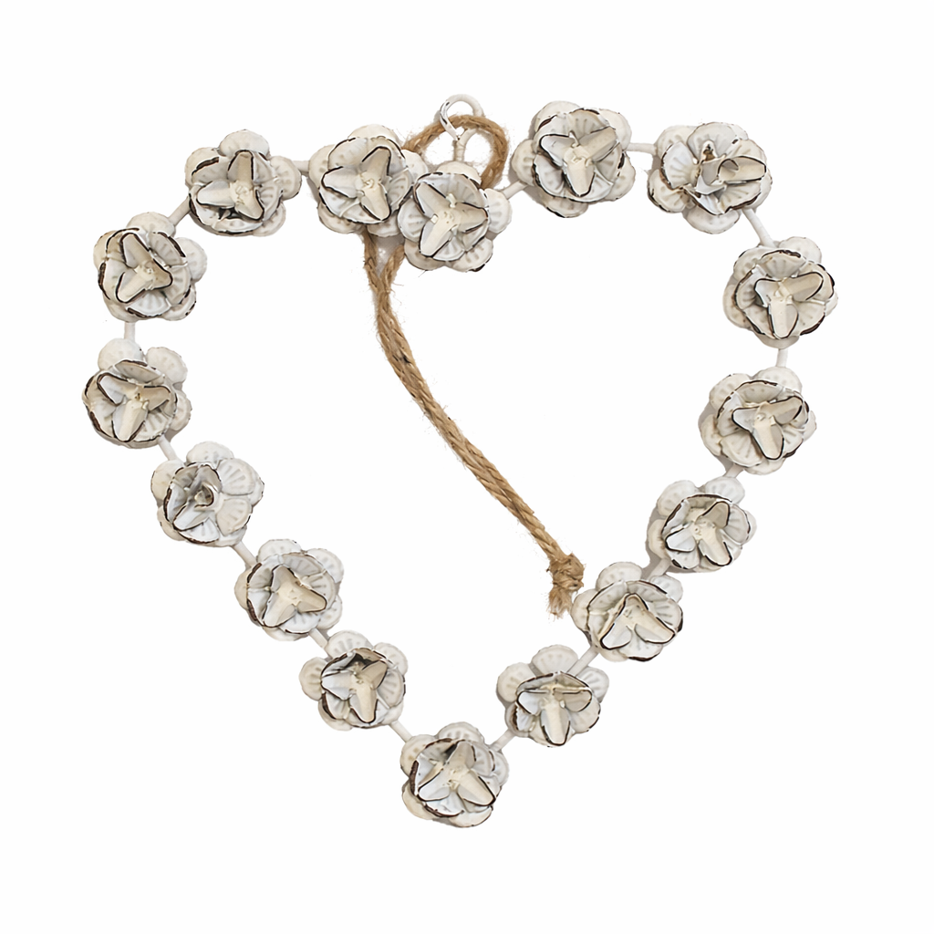 Herz zum Hängen aus Metall – Weiße Deko mit Aufhänger | 14 × 15 cm