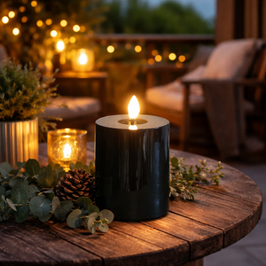 LED Kerze „Poly“ schwarz glänzend – 10 cm – Indoor & Outdoor Dekokerze mit Timer