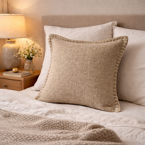 Kissen „Manu“ 45x45 cm – Stoffkissen / Zierkissen mit Inlet in Taupe – Ausstellungsstück stark reduziert