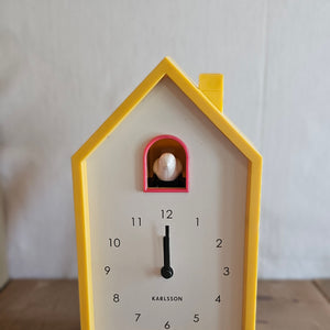 Moderne Kuckucksuhr / Wanduhr /  Uhr / Wecker – gelb – Höhe 20 cm, Breite 12 cm, Tiefe 6 cm