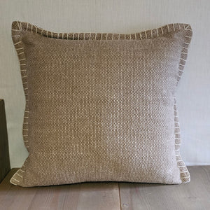 Kissen "Manu" / Stoffkissen / Zierkissen mit Inlet – taupe – Masse 45 x 45 cm - Ausstellungsstück stark reduziert