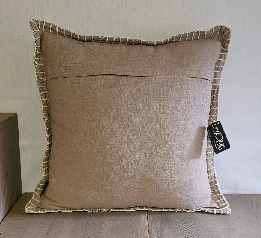 Kissen „Manu“ 45x45 cm – Stoffkissen / Zierkissen mit Inlet in Taupe – Ausstellungsstück stark reduziert