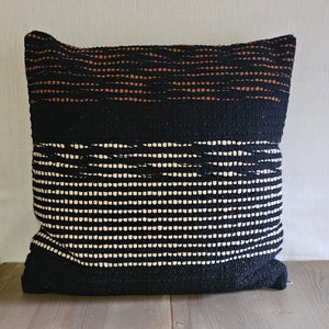 Linen & More Kissen "New woven Stripe" / Stoffkissen / Zierkissen mit Inlet – Schwarz-Braun-Natur gewebt – Masse 45 x 45 cm - Ausstellungsstück stark reduziert