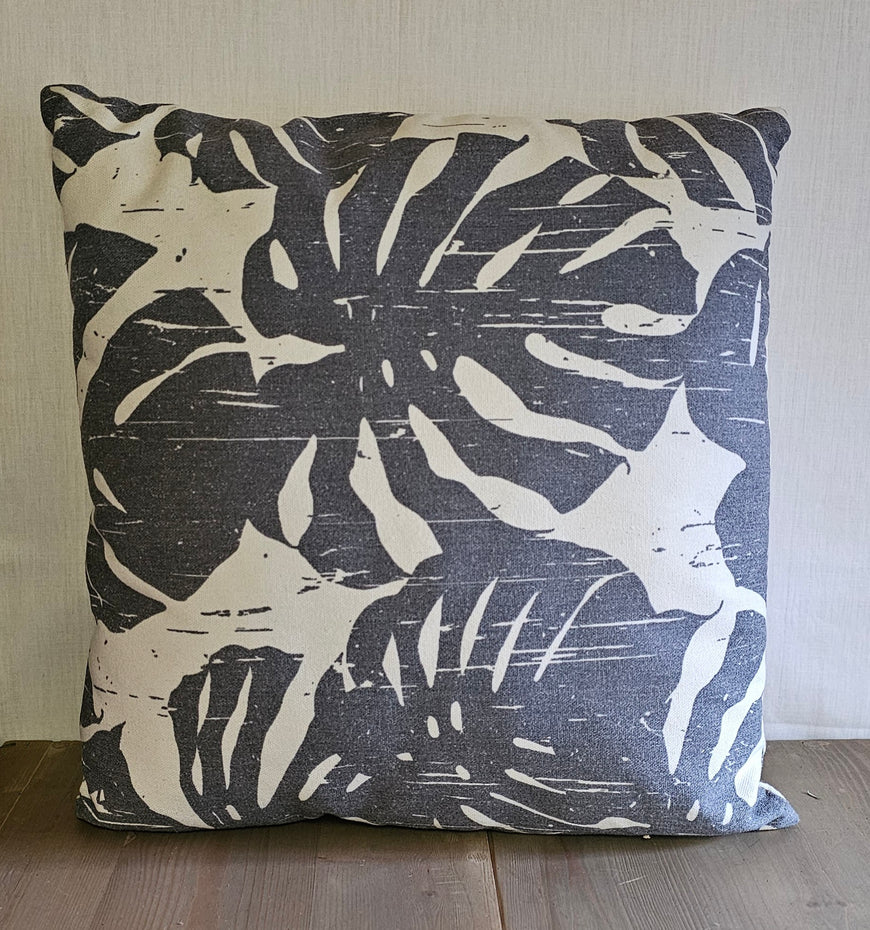 Kissen „Gwen“ 45x45 cm – Zierkissen in Grau-Weiß mit Inlet | Ausstellungsstück stark reduziert