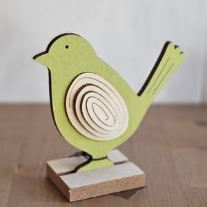 Vogel aus Holz  / Dekovogel / Dekofigur / Figur – grün – Höhe 9,5 cm