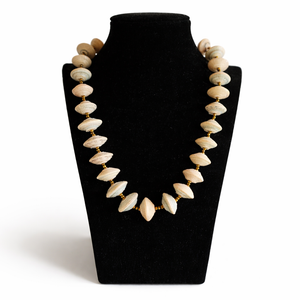 Afrikanische Halskette "Ayolo" Beige-Blau-Türkis-Grün – Handarbeit aus Uganda | Papierschmuck (25 cm)