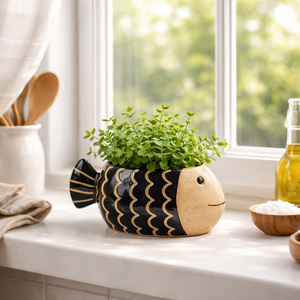 Blumentopf Fisch aus Keramik – schwarzer Übertopf | Höhe 7 cm